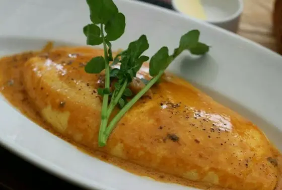 ふわふわオムレツうにソースがけ