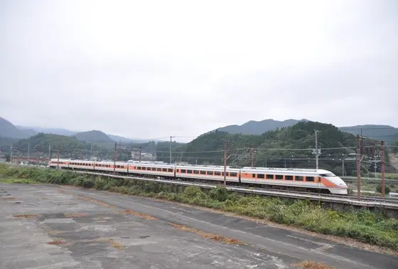 特急スペーシア〈けごん〉、臨時特急〈スペーシア日光〉