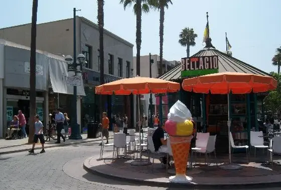 3rd Street Promnade
