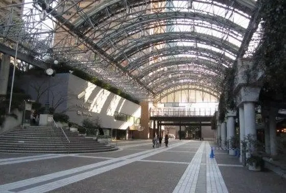 カラヤン広場