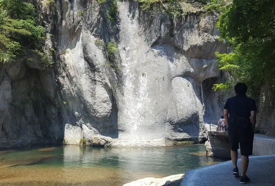吹割の滝までテクテク