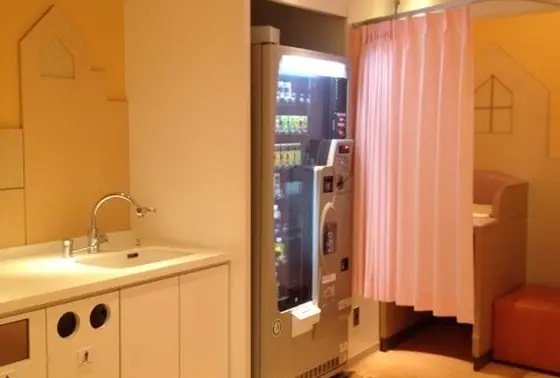 赤ちゃん連れの方は授乳室も奇麗ですよ♩