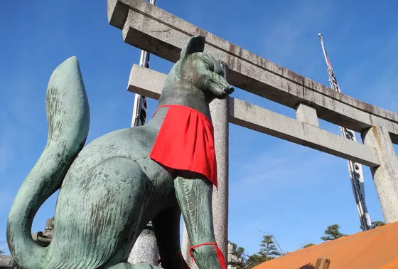 巨大おきつね様がお出迎え