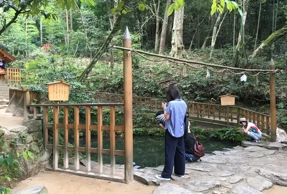 鏡の池