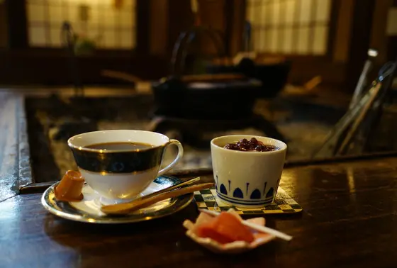 合掌造りの喫茶店『落人』