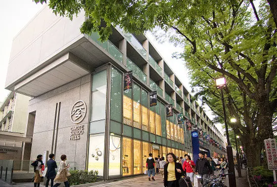 表参道ヒルズに入ってます♪