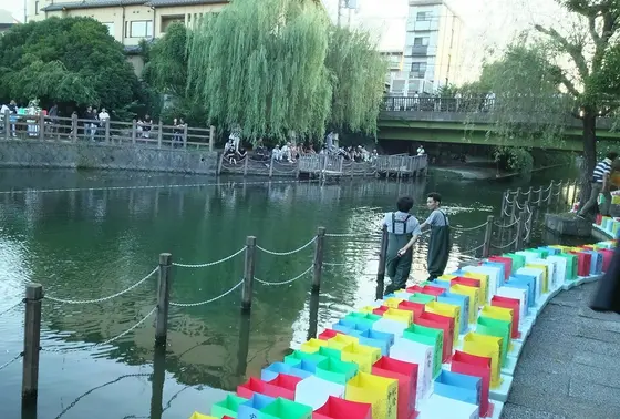 灯籠流し
