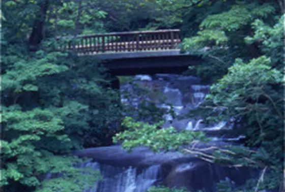 ラルマナイの滝
