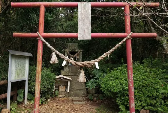 こちらが明神さまです。
