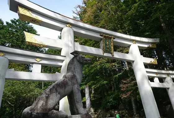 日本に7つしかない三つ鳥居