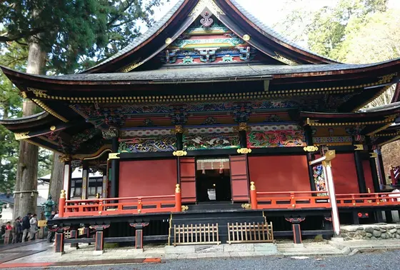朱赤が素晴らしい本殿
