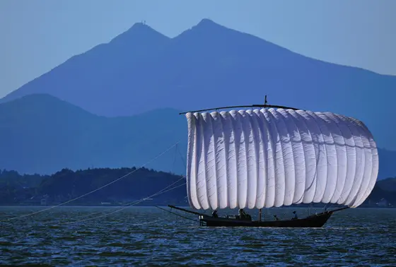 霞ヶ浦と言えばやっぱり帆引き船！この雄大な船で巡る霞ヶ浦は最高です！