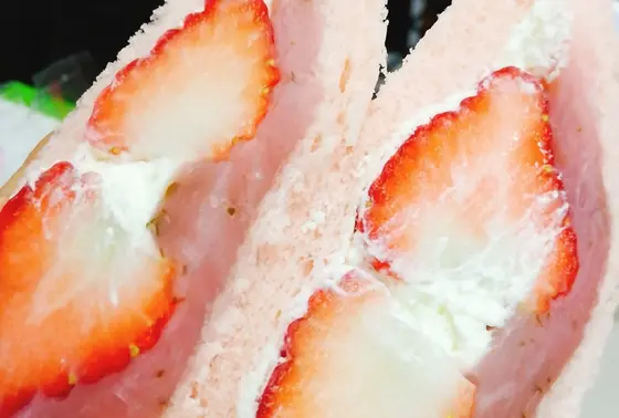 【季節限定】桜あんいちご生クリームサンド