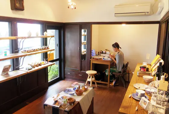 店内にはギャラリーも併設