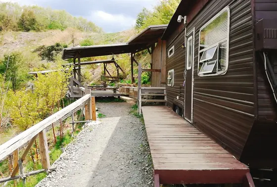 トレーラーハウスで宿泊もできる