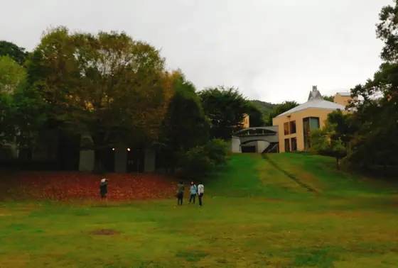 バーベキュー施設あり　テントを持って来ればテント泊も可能