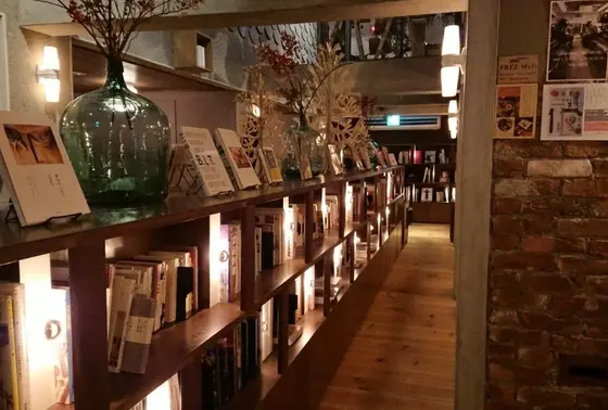 オレンジの光が温かくて居心地◎