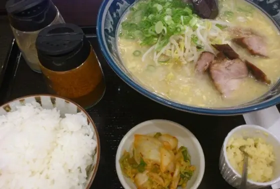 お昼はラーメン？！