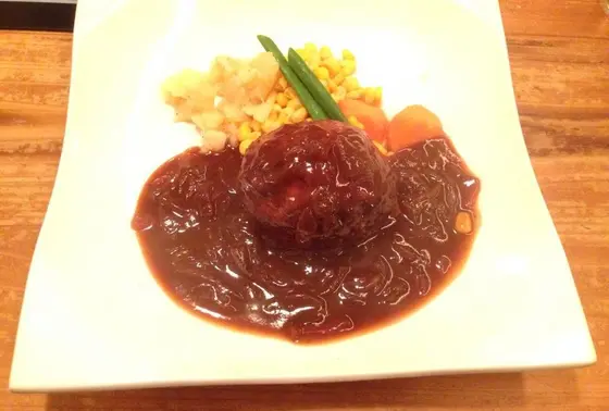 デミグラスソースハンバーグ