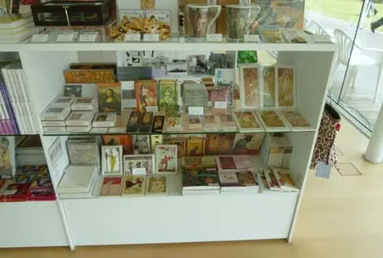 横須賀美術館ミュージアムショップ