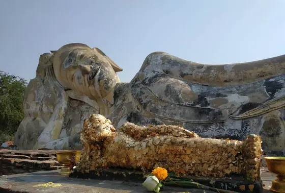 ワット・ロカヤスタ