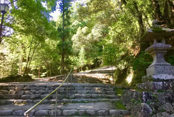 境内までの階段