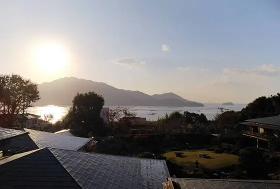 朝日。