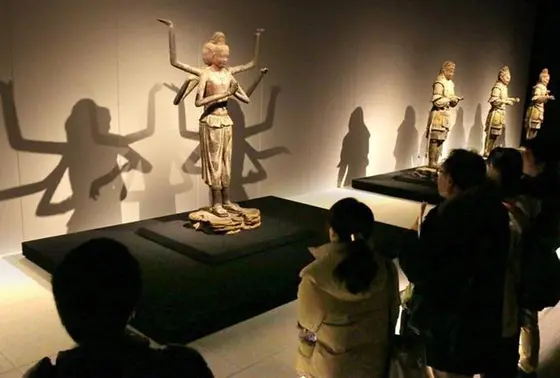 有名な「国宝館」～あの像はこちらに！～