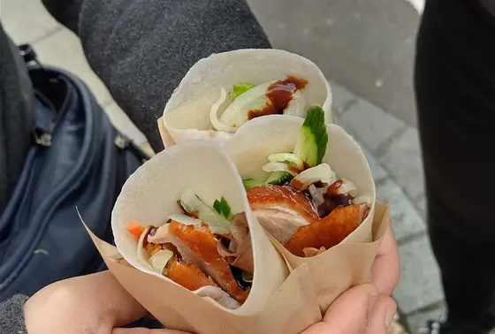 中華クレープ肉付き北京ダック巻