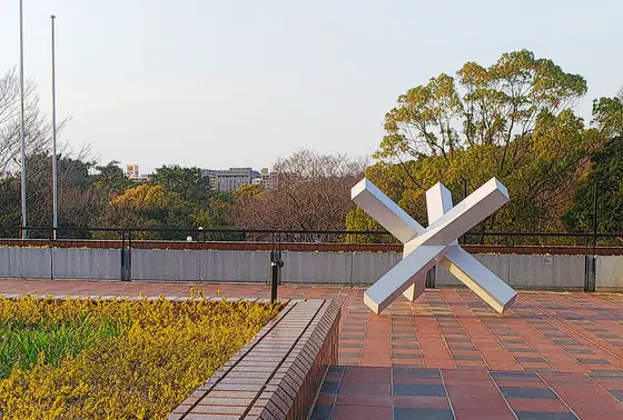 屋外の彫刻