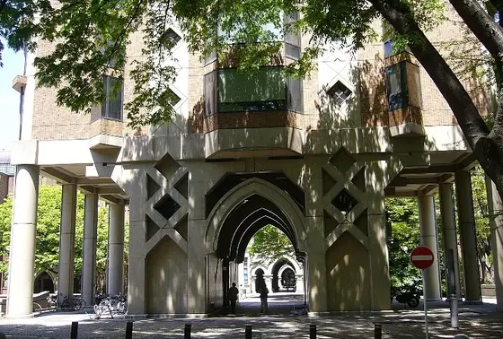 文学部３号館
