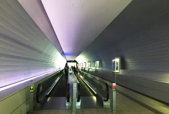 アクセストンネル