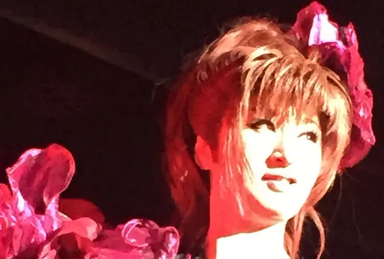 女性より美しい！