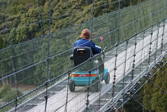 自転車で渡る
