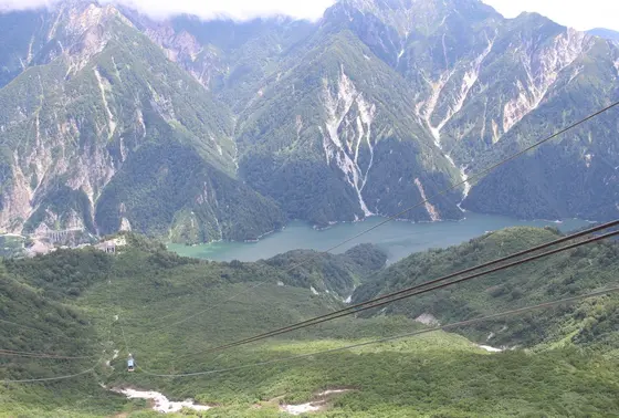 北陸の山脈。