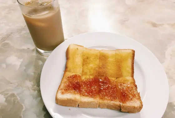 築地で朝ごはん