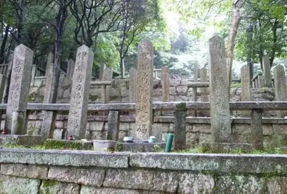 池田屋事件で憤死した志士の墓