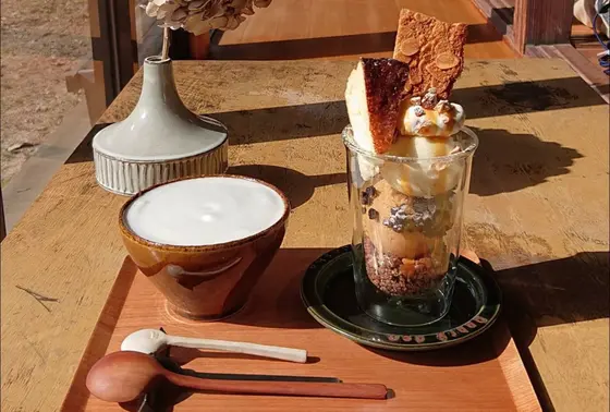 
ホットドリンクを
まぜまぜ～する
ミニスプーンが気に入って…