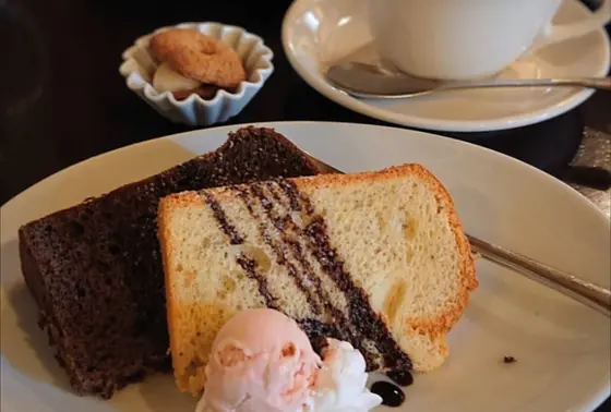 2種類のシフォンケーキに
ホットティー