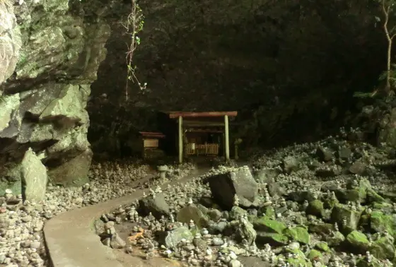 天安河原