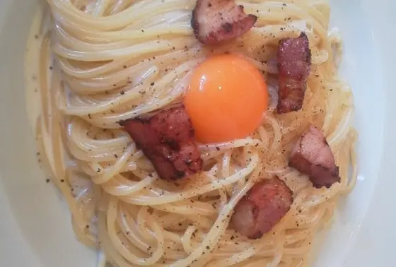焼き肉カルボナーラ
