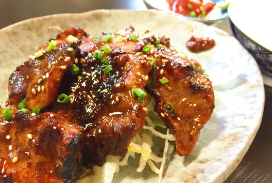 まぐろカルビ焼肉定食