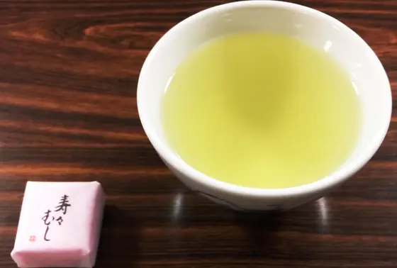 お茶とお茶菓子