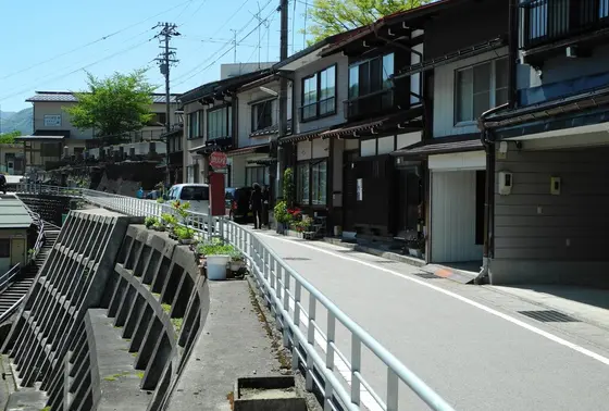 いきなり狭い道は結構不安