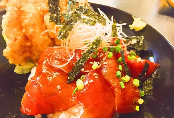 まぐろ漬けトロ天丼
