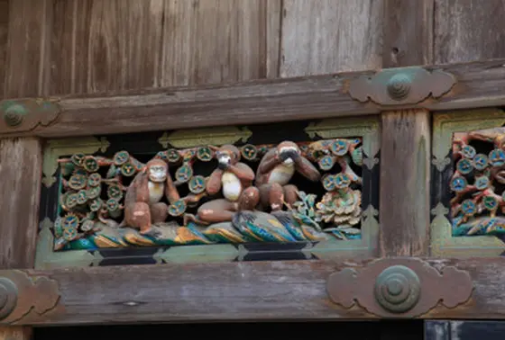 神厩舎・三猿（しんきゅうしゃ・さんざる）
