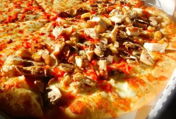 Garlic Chicken Pizza
