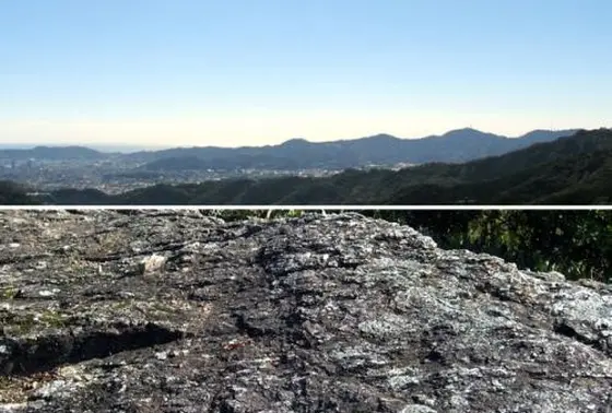 八畳岩