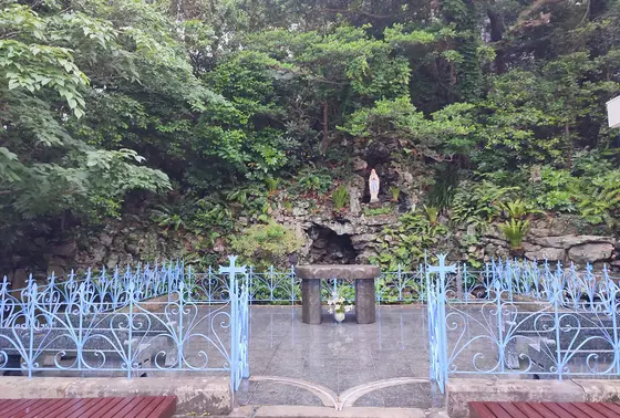 井持浦教会ルルド⛪①
