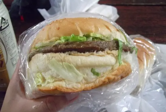 巨大ハンバーガー